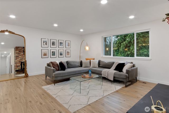 10622 98th Street SW, Tacoma, WA 98498