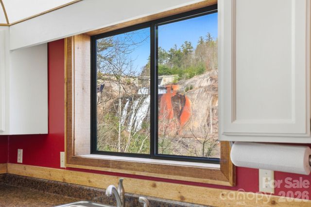 221 Toxaway Falls Drive 1, Lake Toxaway, NC 28747