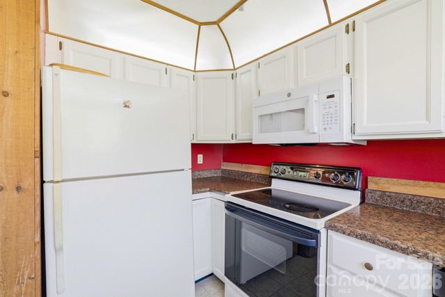 221 Toxaway Falls Drive 1, Lake Toxaway, NC 28747