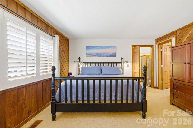 221 Toxaway Falls Drive 1, Lake Toxaway, NC 28747