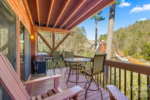 221 Toxaway Falls Drive 1, Lake Toxaway, NC 28747