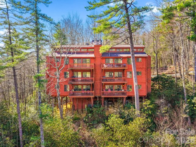221 Toxaway Falls Drive 1, Lake Toxaway, NC 28747