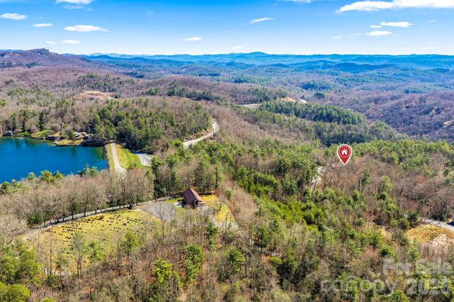 221 Toxaway Falls Drive 1, Lake Toxaway, NC 28747