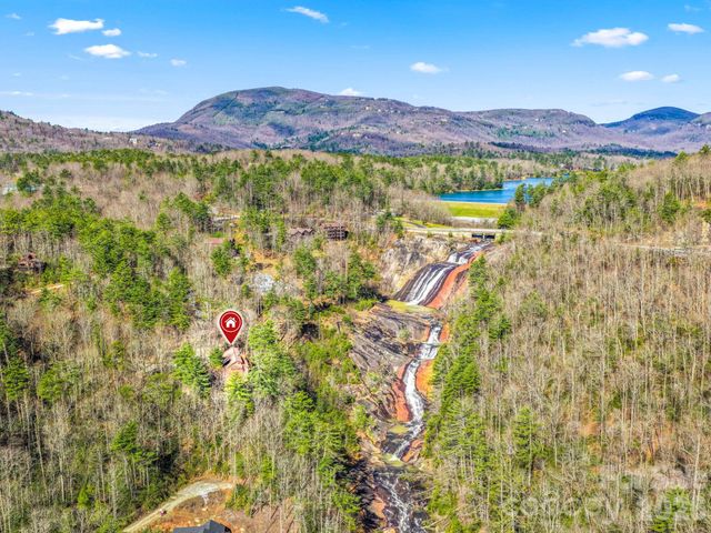 221 Toxaway Falls Drive 1, Lake Toxaway, NC 28747