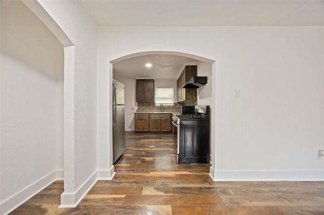 6043 Lyndhurst Drive, Houston, TX 77033