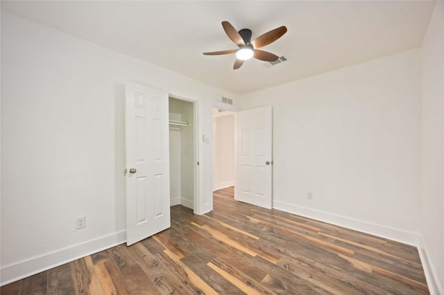 6043 Lyndhurst Drive, Houston, TX 77033