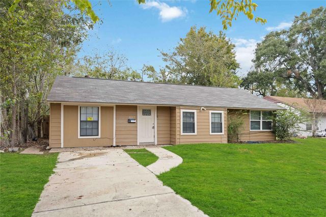 6043 Lyndhurst Drive, Houston, TX 77033