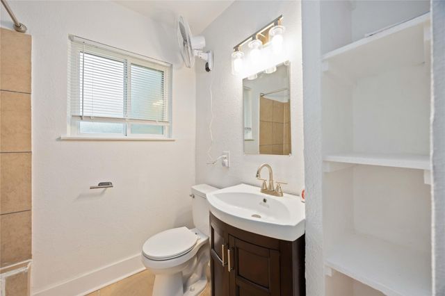 6043 Lyndhurst Drive, Houston, TX 77033