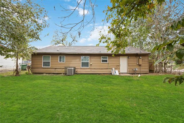 6043 Lyndhurst Drive, Houston, TX 77033