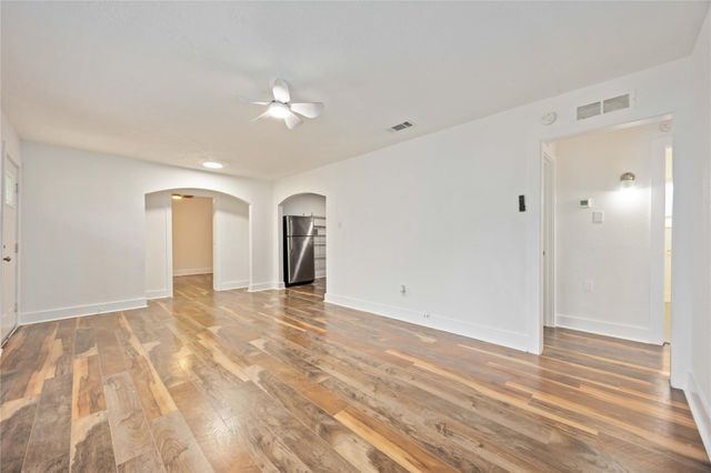 6043 Lyndhurst Drive, Houston, TX 77033