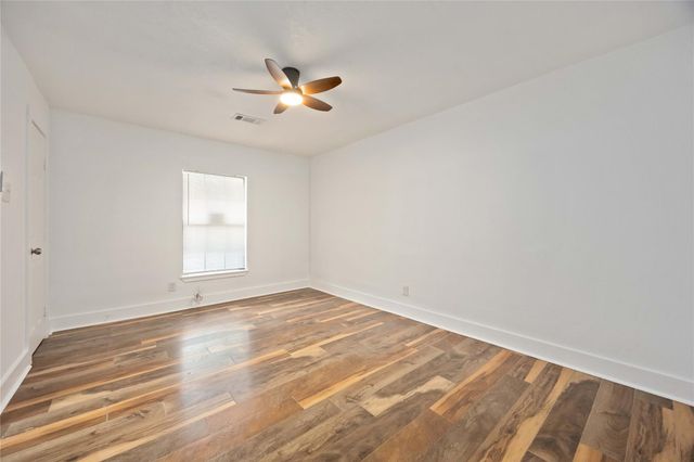 6043 Lyndhurst Drive, Houston, TX 77033