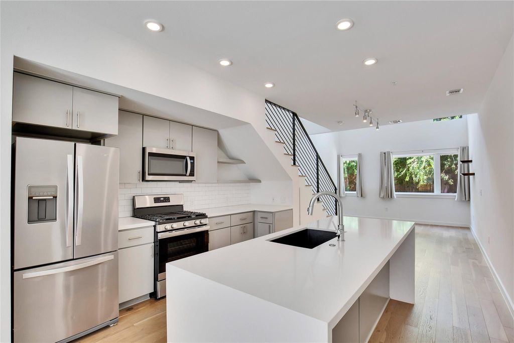 2002 E 7th ST 234, Austin, TX 78702