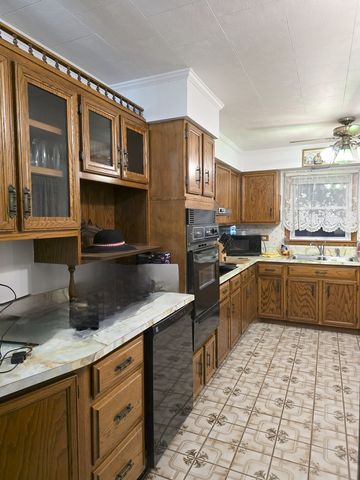 7749 Odell Avenue, Bridgeview, IL 60455