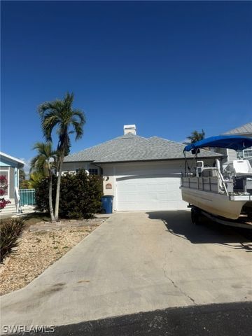 6062 Waterway Bay DR, Fort Myers, FL 33908
