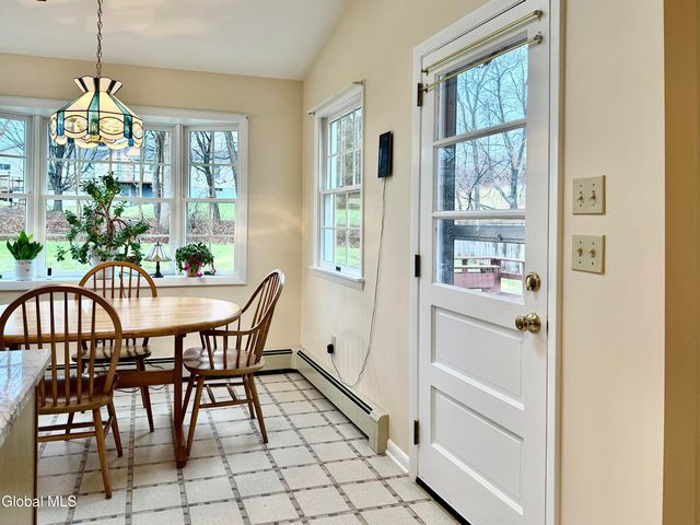 11 Petticoat Lane, Brunswick, NY 12180