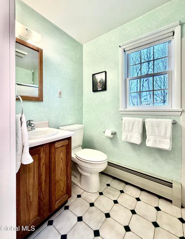 11 Petticoat Lane, Brunswick, NY 12180