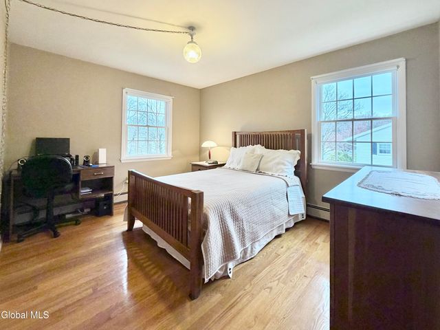 11 Petticoat Lane, Brunswick, NY 12180