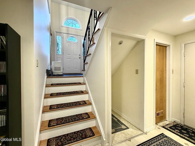 11 Petticoat Lane, Brunswick, NY 12180