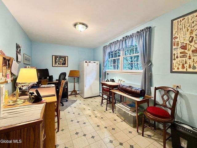11 Petticoat Lane, Brunswick, NY 12180
