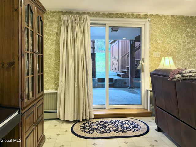 11 Petticoat Lane, Brunswick, NY 12180