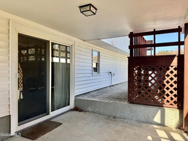 11 Petticoat Lane, Brunswick, NY 12180