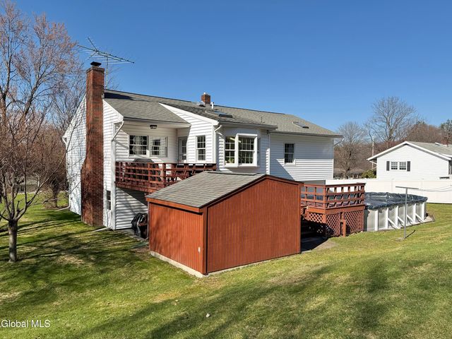 11 Petticoat Lane, Brunswick, NY 12180