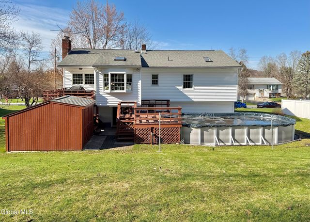 11 Petticoat Lane, Brunswick, NY 12180