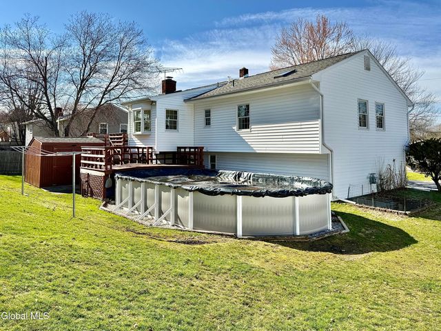 11 Petticoat Lane, Brunswick, NY 12180