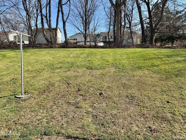 11 Petticoat Lane, Brunswick, NY 12180