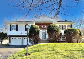 11 Petticoat Lane, Brunswick, NY 12180