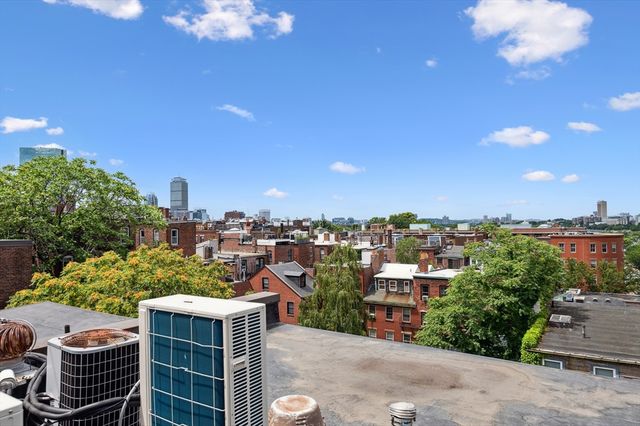 5 Grove St 9, Boston, MA 02114