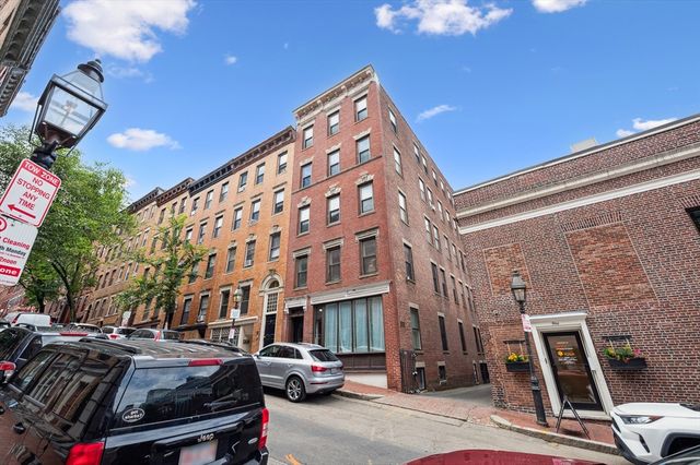 5 Grove St 9, Boston, MA 02114