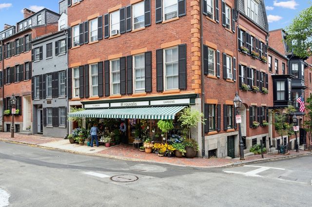 5 Grove St 9, Boston, MA 02114