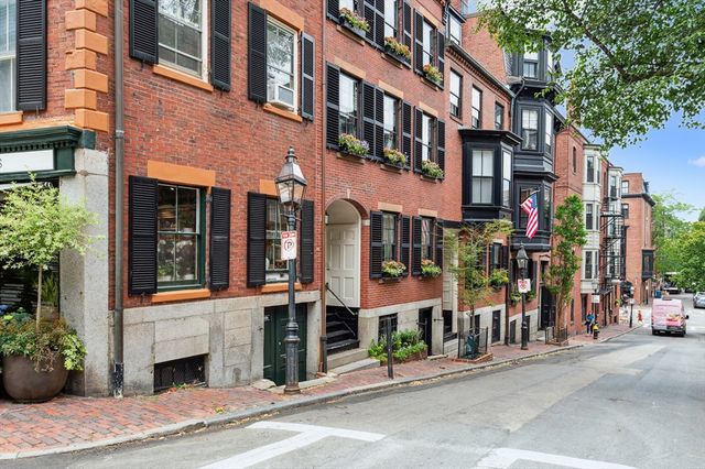 5 Grove St 9, Boston, MA 02114