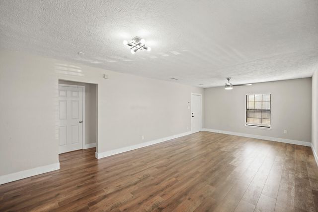 2501 Pease Street, Houston, TX 77023