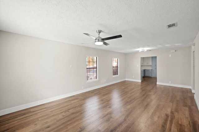 2501 Pease Street, Houston, TX 77023