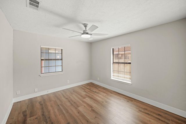 2501 Pease Street, Houston, TX 77023