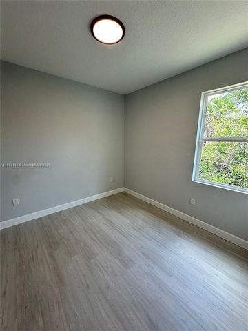 10138 Wildcat St, Port Charlotte, FL 33981