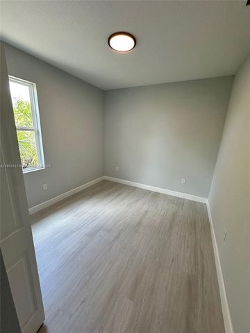 10138 Wildcat St, Port Charlotte, FL 33981