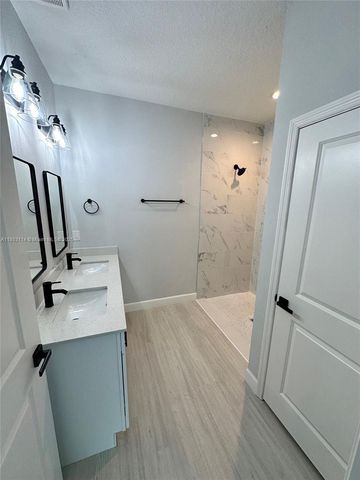 10138 Wildcat St, Port Charlotte, FL 33981