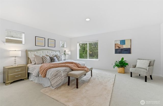 24823 SE 19th Street, Sammamish, WA 98075