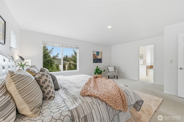 24823 SE 19th Street, Sammamish, WA 98075