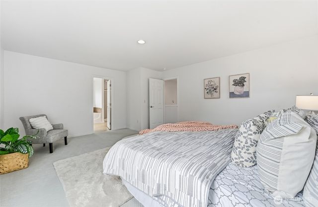 24823 SE 19th Street, Sammamish, WA 98075