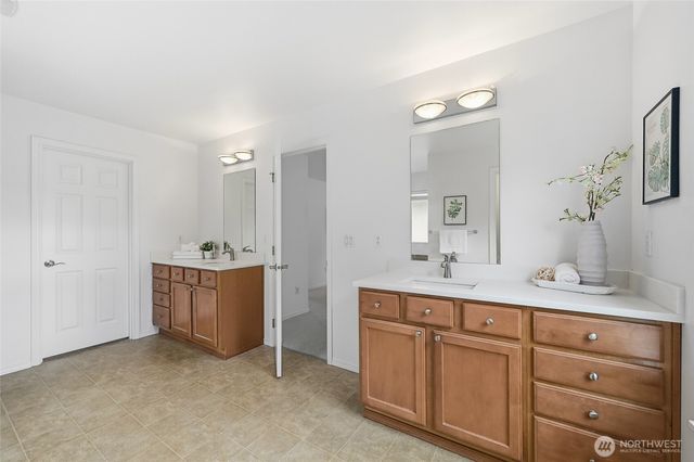 24823 SE 19th Street, Sammamish, WA 98075