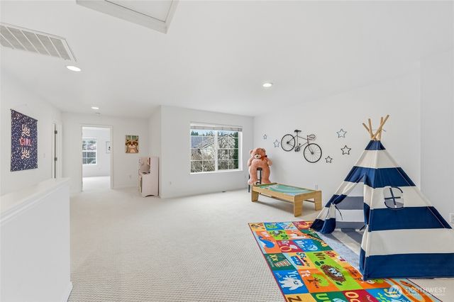 24823 SE 19th Street, Sammamish, WA 98075