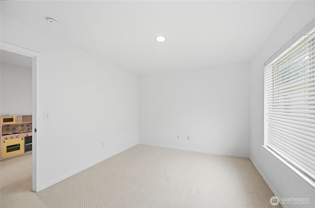 24823 SE 19th Street, Sammamish, WA 98075