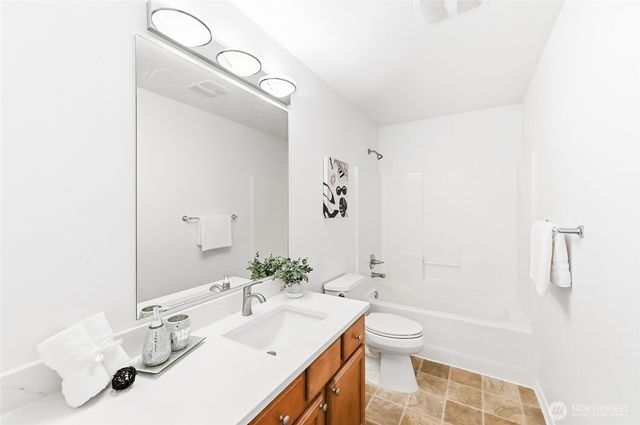 24823 SE 19th Street, Sammamish, WA 98075