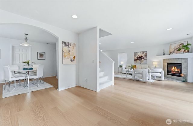 24823 SE 19th Street, Sammamish, WA 98075