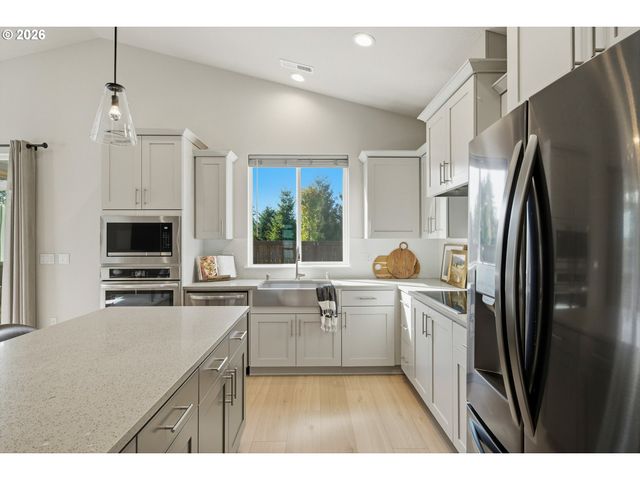 8402 Ne 133RD Ave, Vancouver, WA 98682