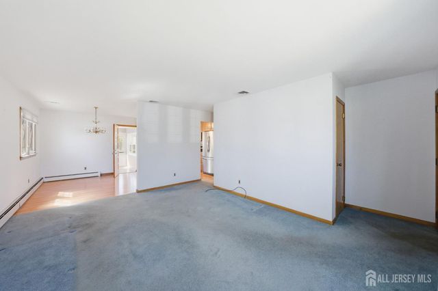 246 E Henry Place E, Iselin, NJ 08830